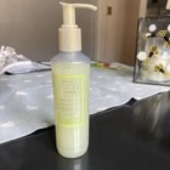 Mary Kay White Tea & Citrus Satin Hands® Pampering Set - Picture 4 of 6